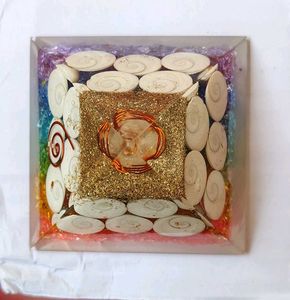 Orgone Pyramid with gomati Chakra