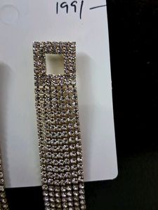 Long Pretty Earrings For Mocktail Parties.