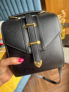 Stylish Black Handbag