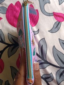 Estee Lauder Beautiful Pouch