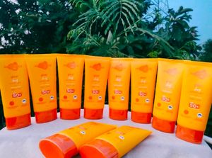 Pack Of 2 Aqualogica Glow 🌟 Dewy Sunscreen ✅