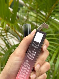 BRAND NEW! Insight No Smudge Lip Color - 21 MALTA
