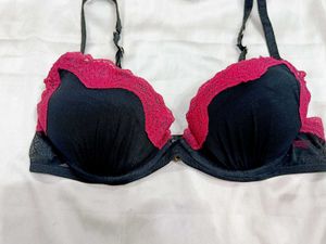 🇳🇿💫💗Elegant Black &amp; Red Lace Bra
