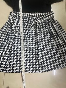 Kids Black And White Frock (6-7)
