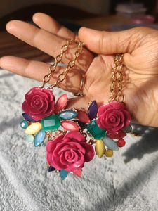 Stunning Roses Design Neckpiece