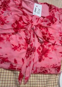 Floral Print Tie Front Bell SleeveMesh Crop Top