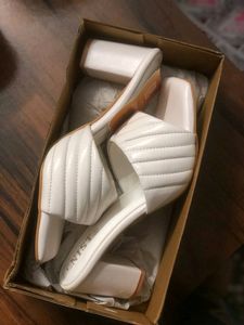 GNIST White Block Heels