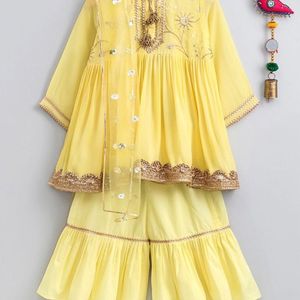 Ethnic Wear Kurta and Sharada Set For Baby Girl
