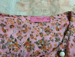 Floral Puff Sleeve Top 💗