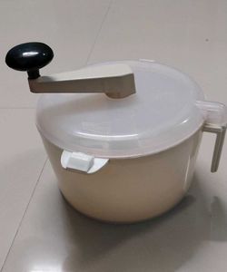 Roti Dough Maker With Measuring Cups