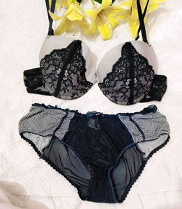 Lace Detail Bra With Beautiful Penty