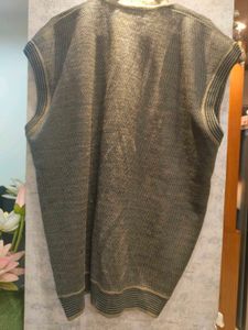 Very Warm Sleeveless Sweater For Plus Size