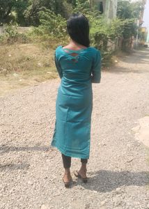 V-neck Kurta