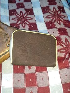 HANDBAG FOR WOMENS NICE CONDITIONS