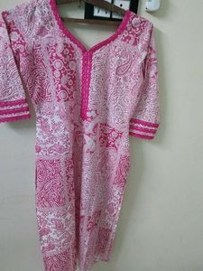 Pink Paisley Print Kurti