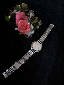Stunners White Dial Metal Strap Watch