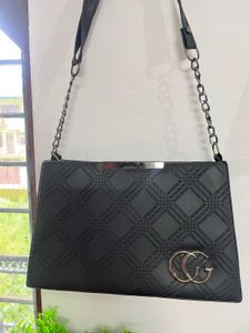 Chic Black Handbag