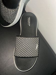 Red Tape Women&#39;s Sliders