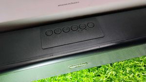 Amazon Basics Speaker (POWERFUL BASS)