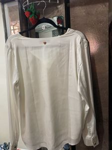 Elegant White V-Neck Top