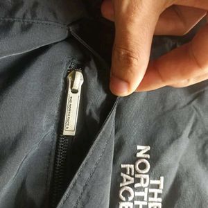 TNF Windcheater