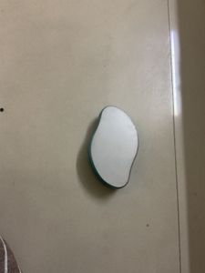 Off-White Belt,3 badges &amp; hair removal tool