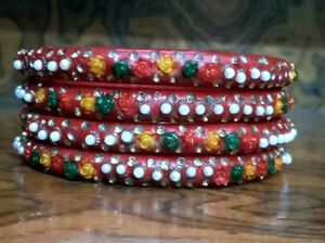 Red &amp; Floral Bangle Set