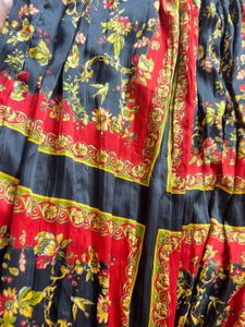 ZARA- vibrant skirt