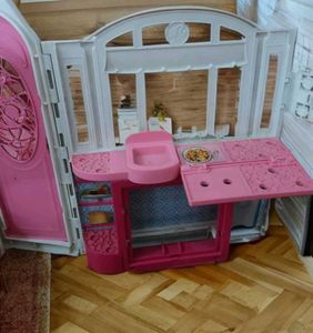 Dollhouse with Furniture