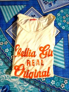 Bella T-Shirt