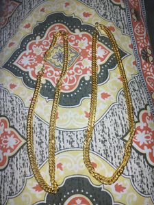 Artificial gold chain