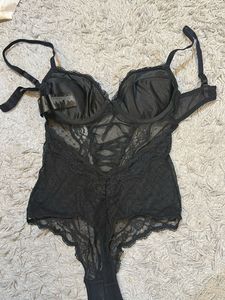 H&amp;M Lace Bodysuit 🔥