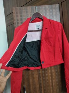 SALE 🛍️ Bershka Crop Blazer