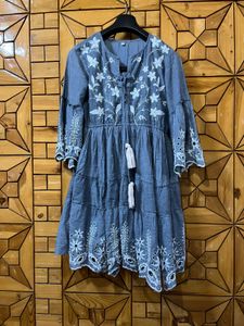 Women Grey Embroidered Kurta
