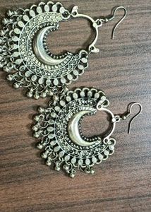 2 Pairs Of Silver Oxidized Earrings