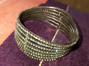 Beautiful And Elegant Stone Hand Bracelet