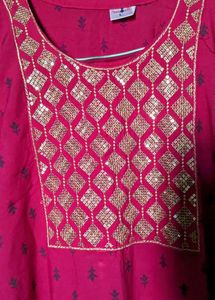 Pretty Zari Design Yoke Part kurti
