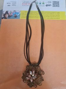 Neckpiece