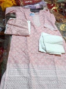 Elegant Pink Embroidered Kurta Set