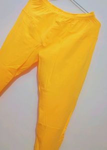 Yellow Strechable Legging