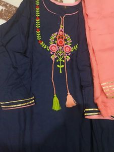 Floral Embroidered Kurti Set