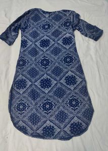Blue Patterned Kurti With Contrast Pant And Chunri