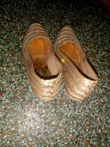 Goldy Jutee Heel