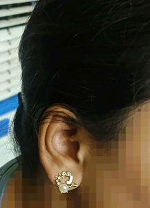 Mairah Butterfly Pearl Earrings