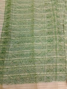 Leafy Paisley Pattern Saree