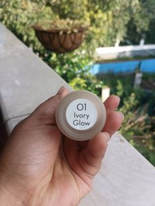 Mamaearth Glow Serum Foundation with Vitamin C