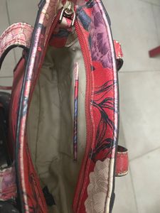 Guess Orginal Sling Bag