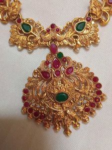 A Beautiful Traditional Neclace