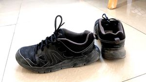 decathalon Black Athletic Shoe