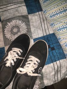 Black &amp; White Sneakers + Freebie